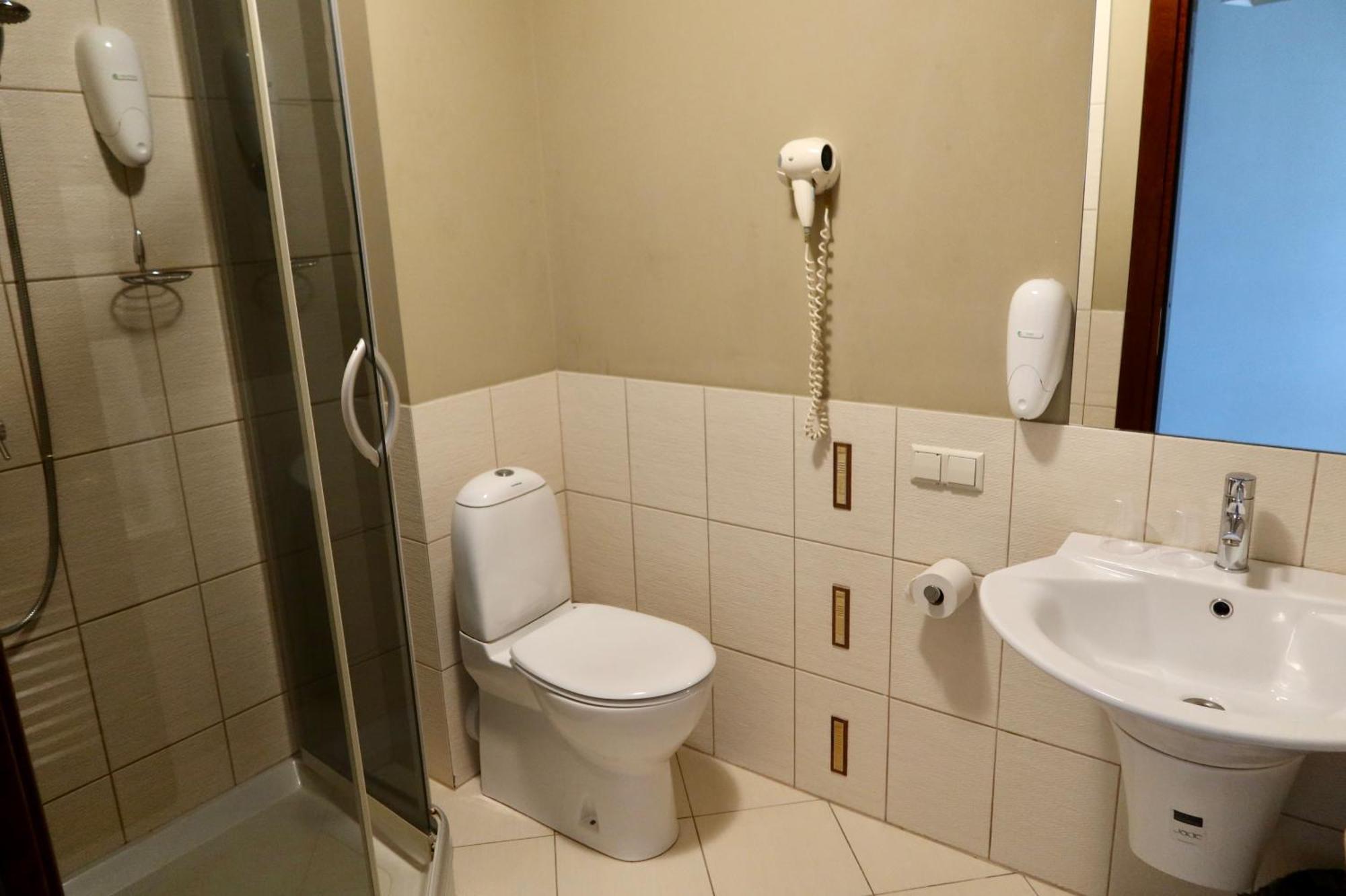 Port Hotel Adazi Luaran gambar